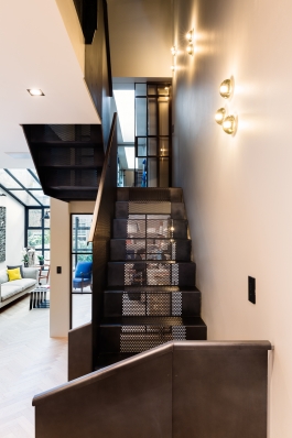 Óscar Roca —Camera Owner/Operator,DOP, Filmmaker.