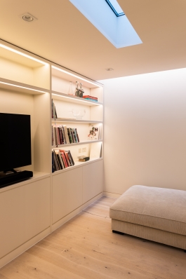 Óscar Roca —Camera Owner/Operator,DOP, Filmmaker.